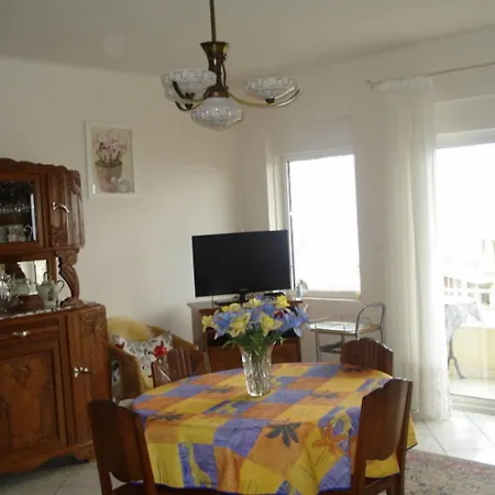 Avenue Imperatrice Eugenie Apartment
